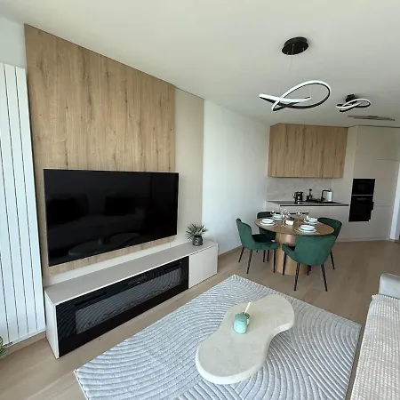 Eurovea Tower 22 - Danube & Castle View Apartment *