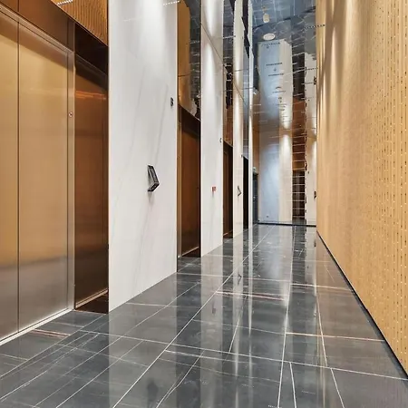 Eurovea Tower 22 - Danube & Castle View Apartment *