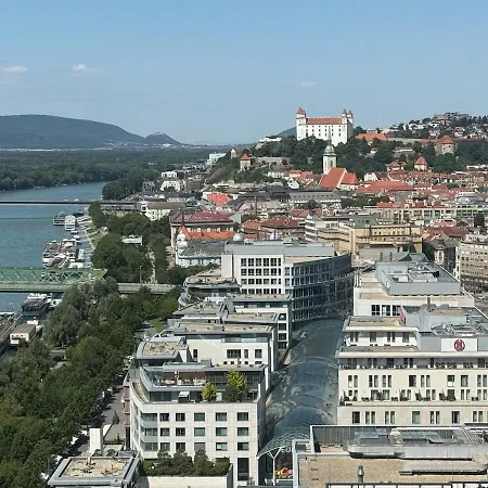 Eurovea Tower 22 - Danube & Castle View *