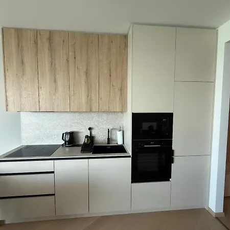 Eurovea Tower 22 - Danube & Castle View Apartment *